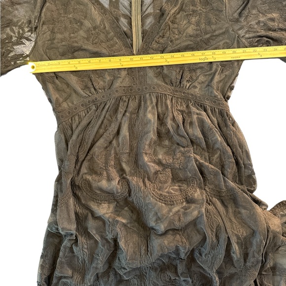 Elegant Black Lace Maxi Dress - Picture 4 of 10